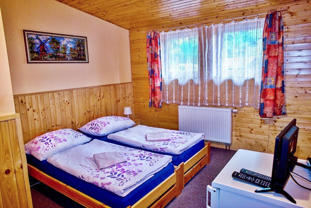 Penzion Radošov ubytování v soukromí Kyselka  Esterno foto