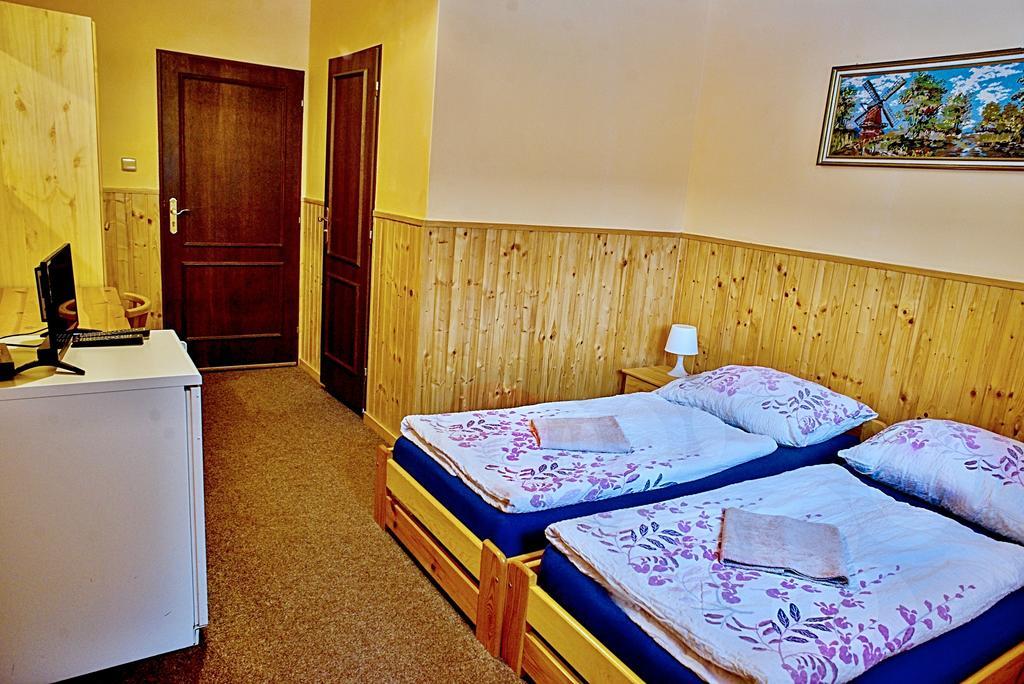 Penzion Radošov ubytování v soukromí Kyselka  Esterno foto