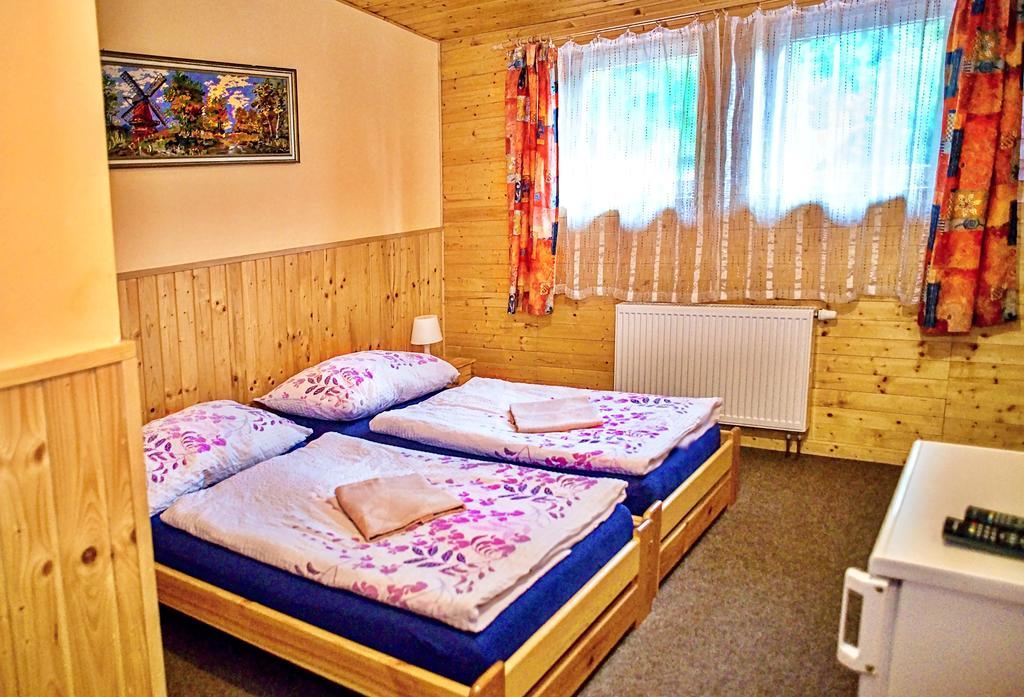 Penzion Radošov ubytování v soukromí Kyselka  Esterno foto