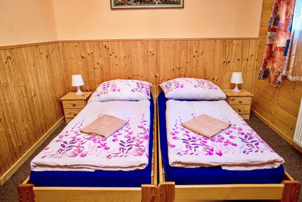 Penzion Radošov ubytování v soukromí Kyselka  Esterno foto